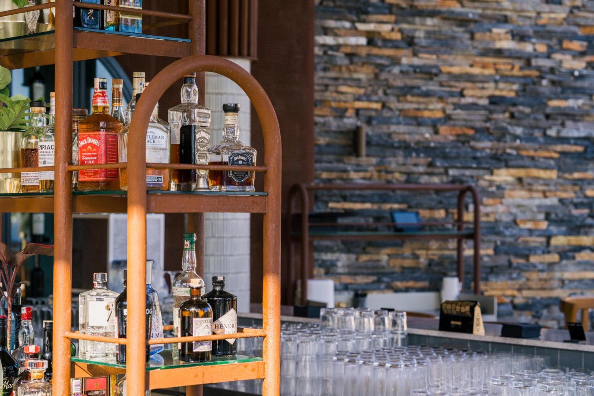Akra Antalya Hotel Exterior foto A bar cart