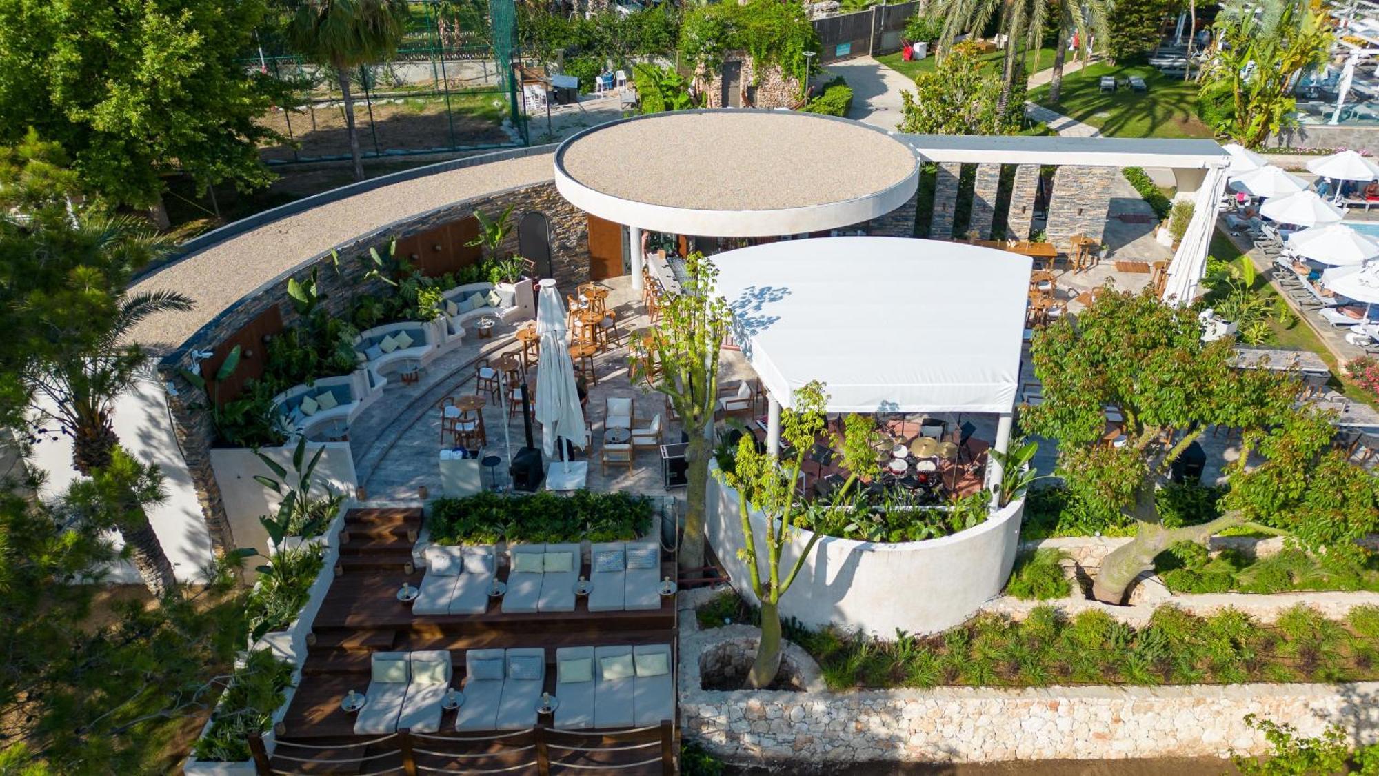 Akra Antalya Hotel Exterior foto The park's central fountain